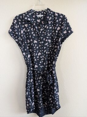 Billabong Size Medium Button Up Black Floral Shirt Dress with Belt